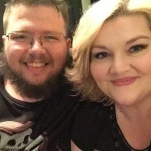 Meet your Posher, Lorie